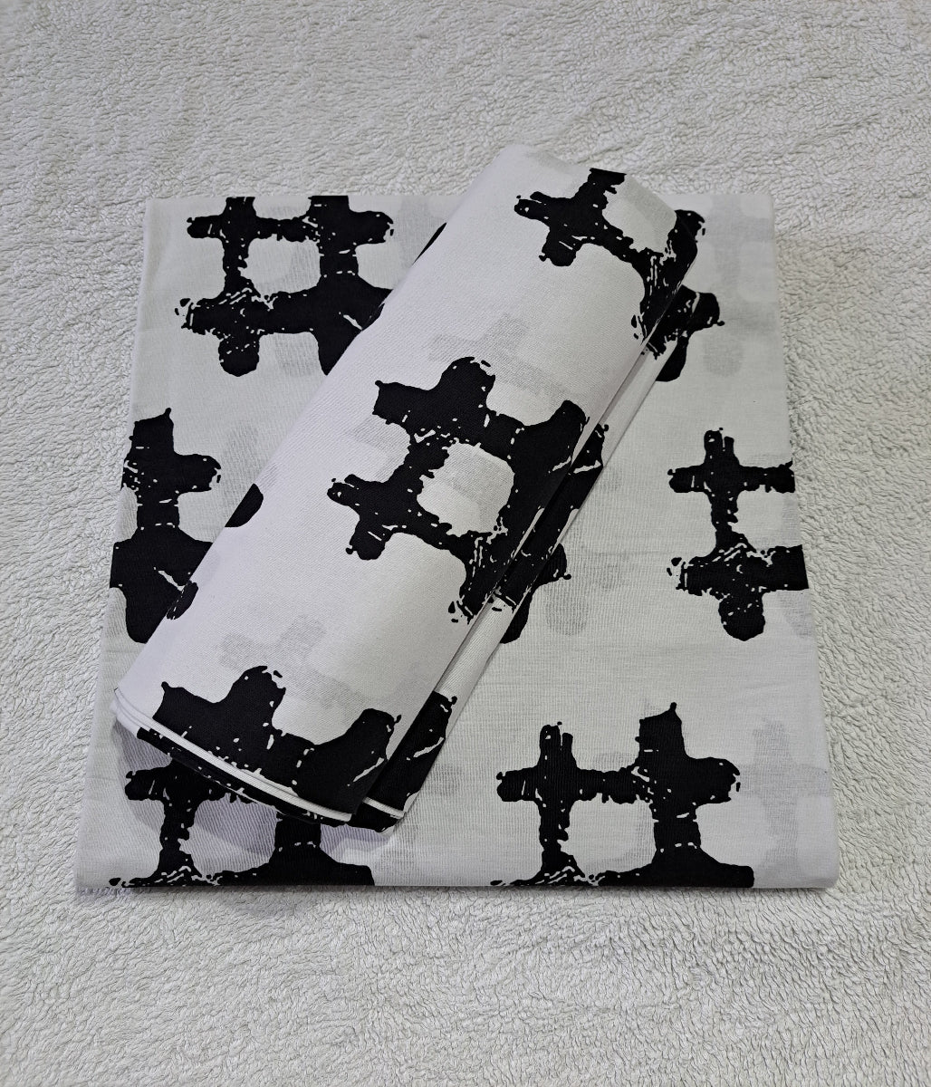 TR111  Vibrant African Ankara Print Fabric – 100% Cotton (6 Yards)